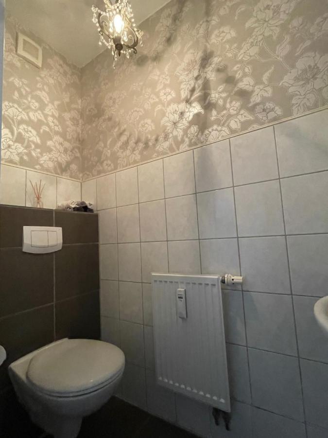 Haus In Der Gartenstadt Μπότροπ Εξωτερικό φωτογραφία