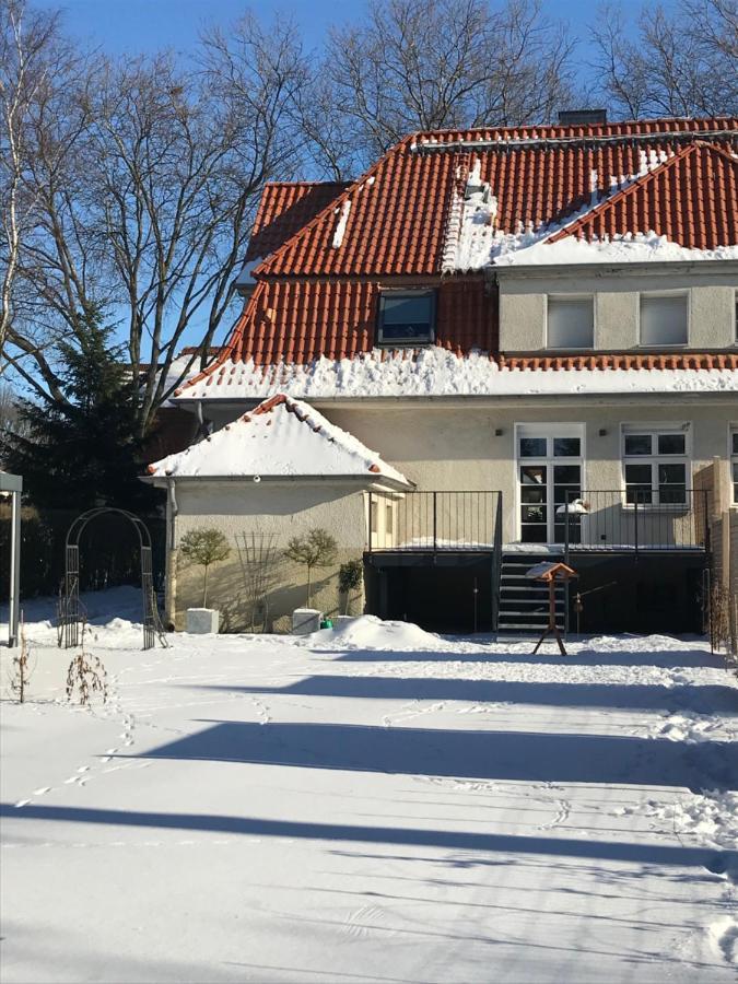 Haus In Der Gartenstadt Μπότροπ Εξωτερικό φωτογραφία
